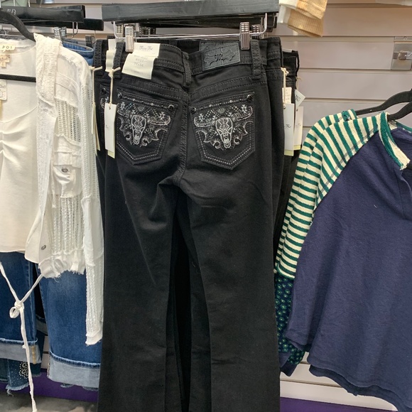 NWT Miss Me black bootcut with embelished pockets - Picture 2 of 2